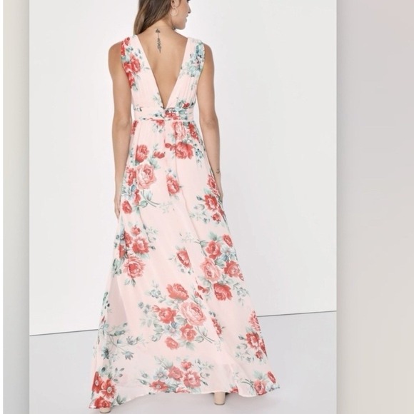 Lulus Blush Floral Plunge Neck Maxi Dress With Slit M Wedding Party Baby NEW - Picture 3 of 10